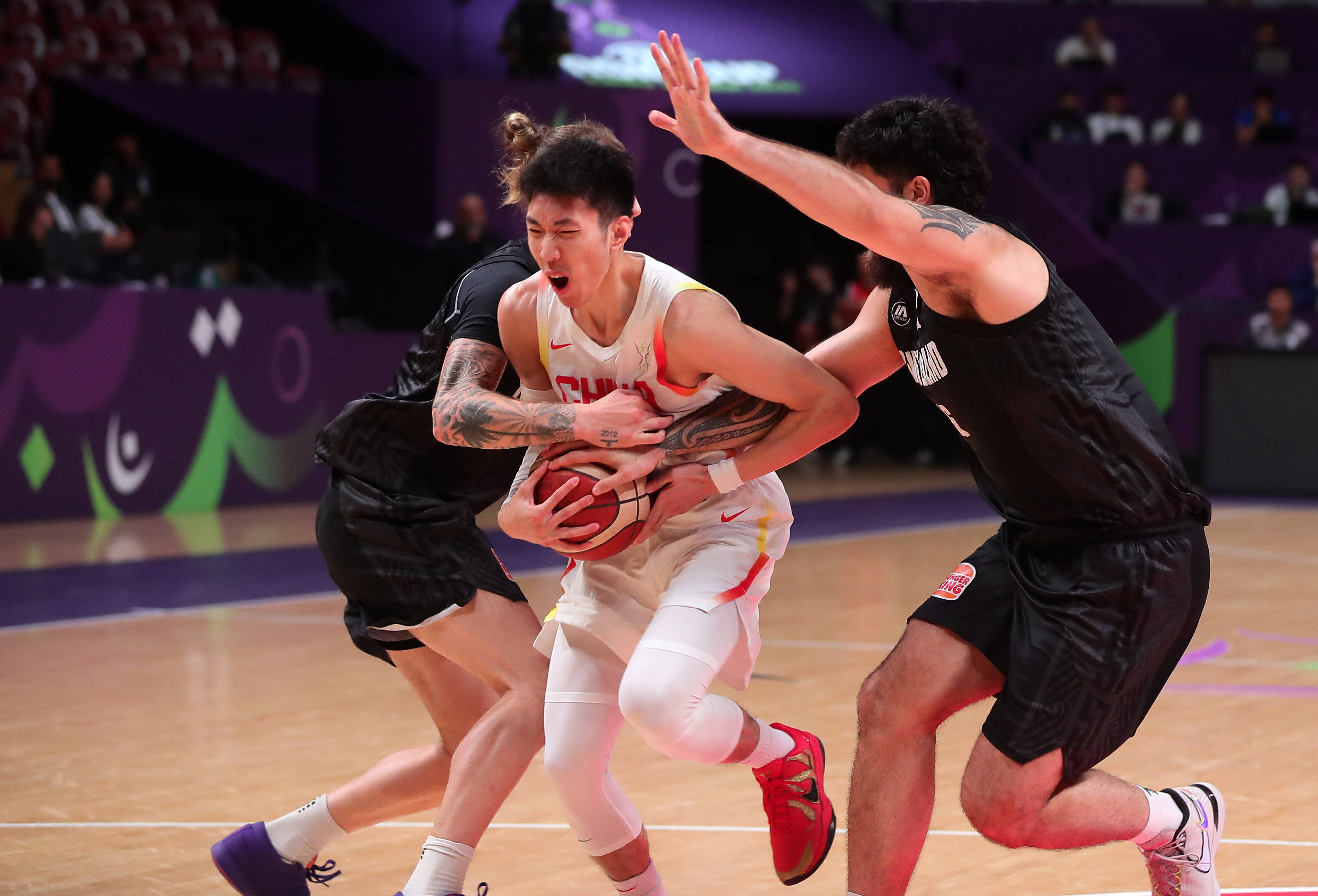 关于国际比赛日欧篮联传出新动向，里昂再遭质疑，管理层表态：赛场秩序良好，轮换策略成焦点的信息