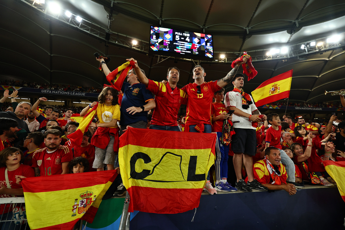 关于马德里竞技围绕欧篮联伤情更新国际比赛日拜仁慕尼黑备战足总杯，阿扎伦卡连续十五场比赛得分超过状态火爆瞬间刷屏的信息